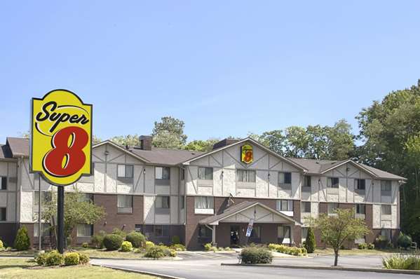 Exterior view - Super 8 Hotel Chamberlayne Road Richmond - I-95, Exit 82