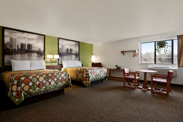 Suite - Super 8 Hotel Chamberlayne Road Richmond - I-95, Exit 82