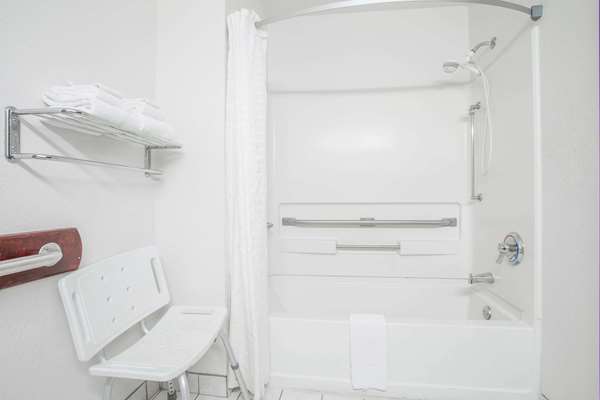  - Super 8 Hotel South Boston