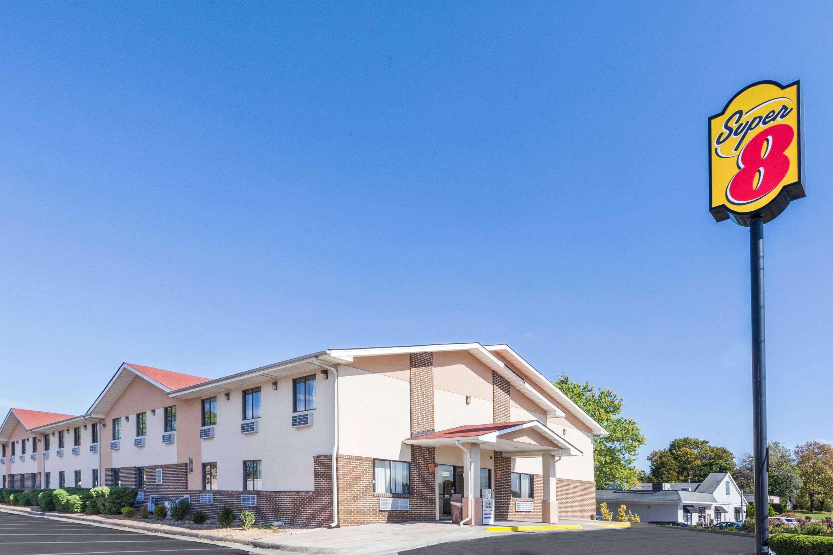 Welcome to the Super 8 Winchester | Super 8 by Wyndham Winchester VA