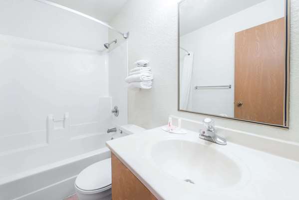  - Super 8 Hotel Elizabethtown - I-65, Exit 94