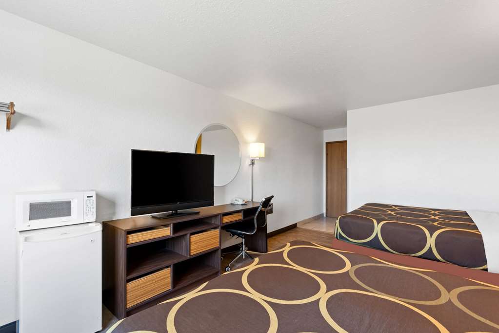 SUPER 8 BY WYNDHAM ELIZABETHTOWN-guestroom-Guest Room,On-Site.jpg