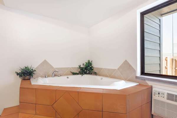 Suite - Super 8 Motel Livingston - I-90, Exit 333