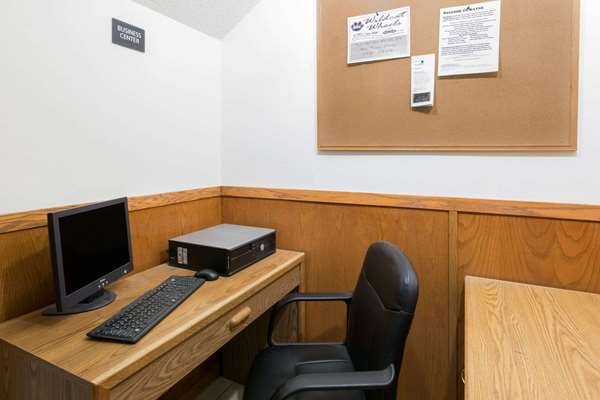 Conference Area - Super 8 Hotel Wayne