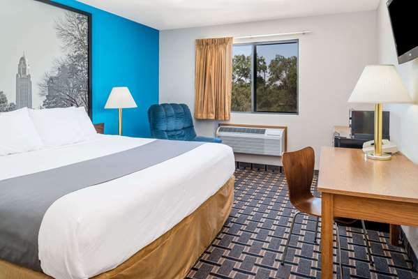  - Super 8 Hotel West Lincoln