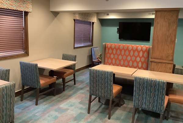  - Super 8 Hotel West Lincoln