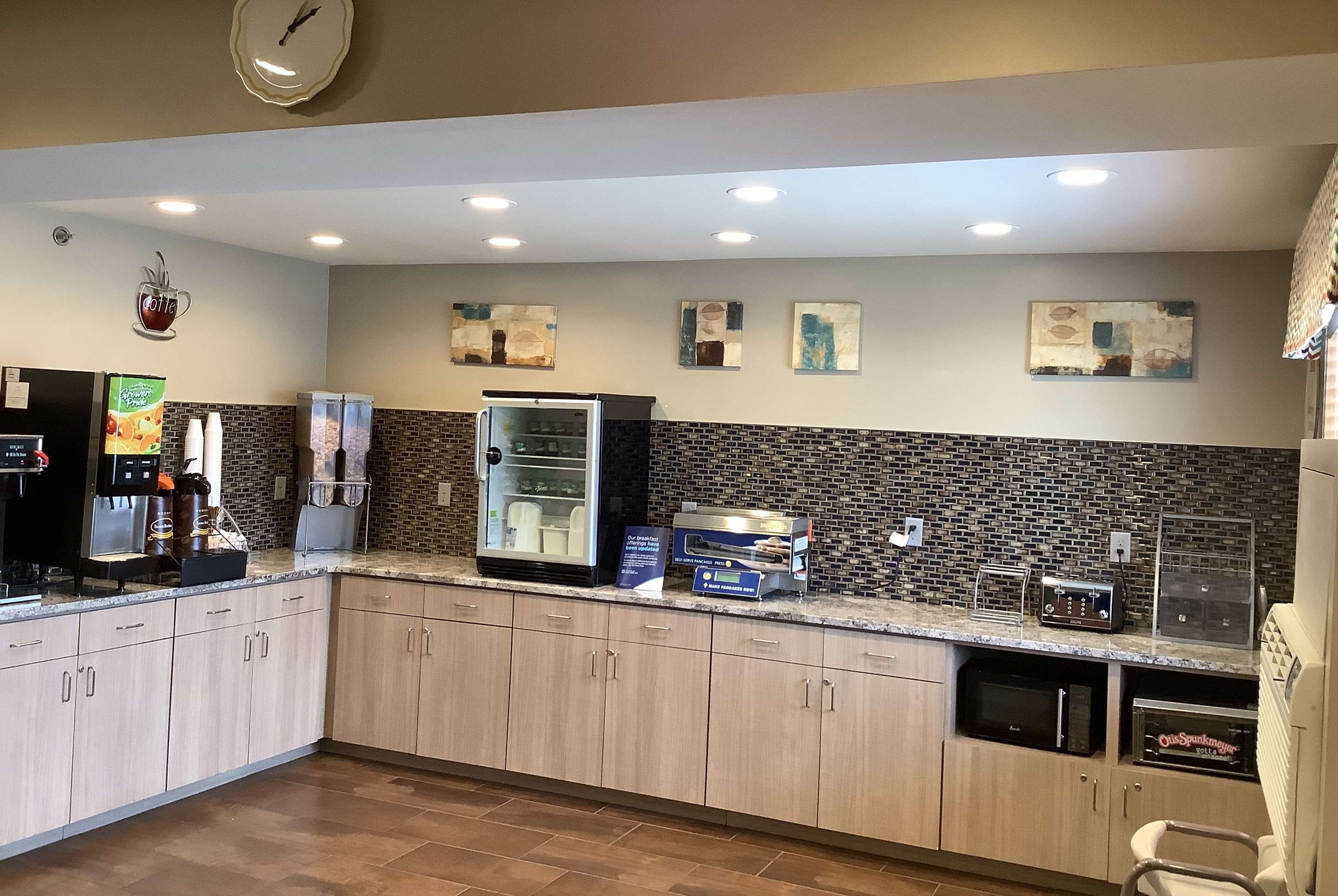 Property amenity | Super 8 by Wyndham Lincoln West