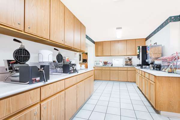  - Super 8 Hotel Ogallala - I-80, Exit 126