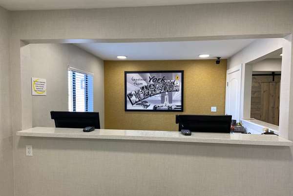  - Super 8 Hotel York - I-80, Exit 353