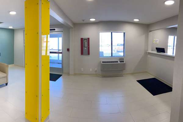  - Super 8 Hotel York - I-80, Exit 353