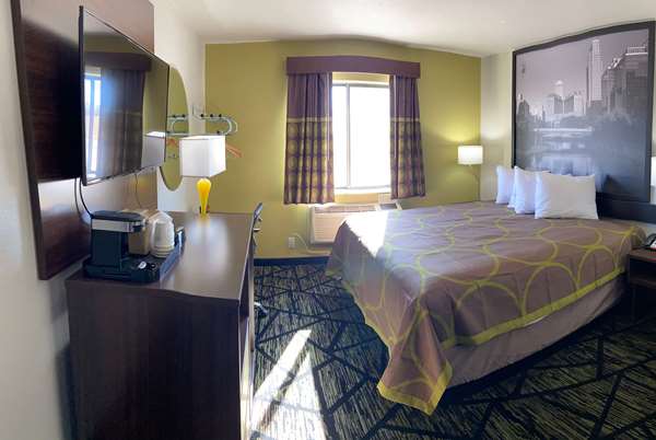  - Super 8 Hotel York - I-80, Exit 353