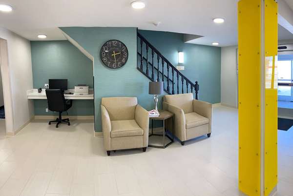  - Super 8 Hotel York - I-80, Exit 353