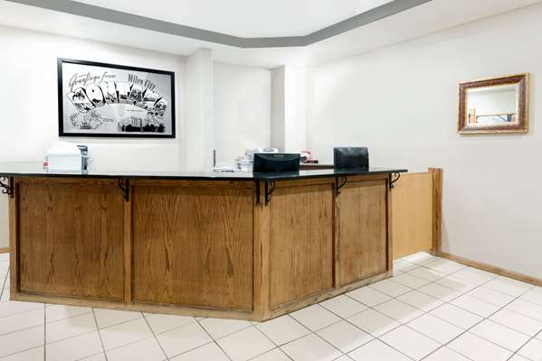  - Super 8 Hotel Miles City