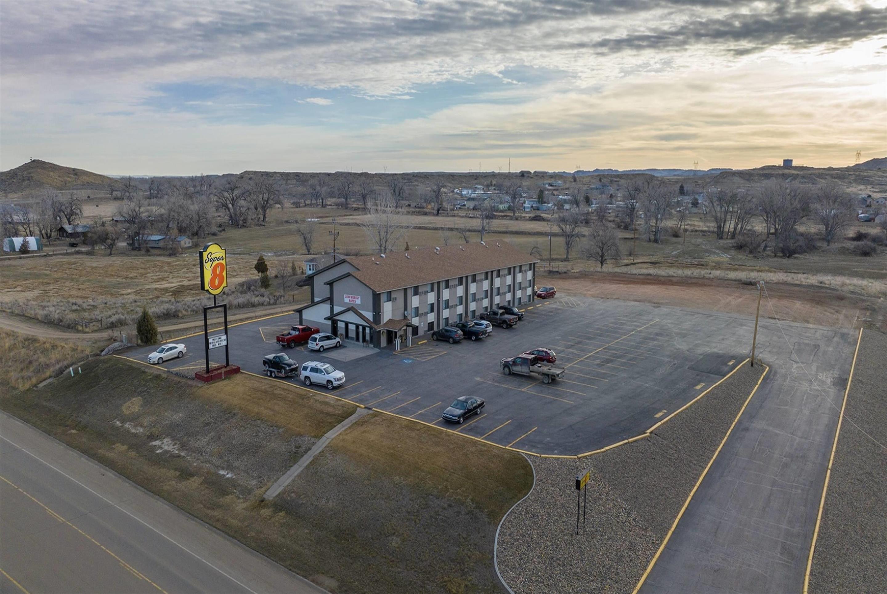 Exterior | Super 8 by Wyndham Miles City