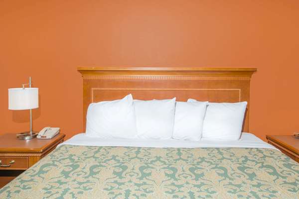  - Super 8 Hotel Market Common Area Myrtle Beach