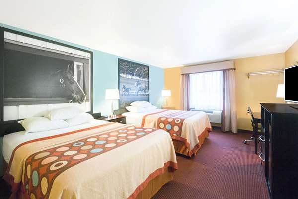  - Super 8 Hotel Richmond - I-75, Exit 90