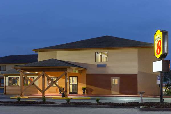 Exterior view - Super 8 Hotel Richmond - I-75, Exit 90