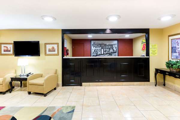  - Super 8 Hotel Richmond - I-75, Exit 90