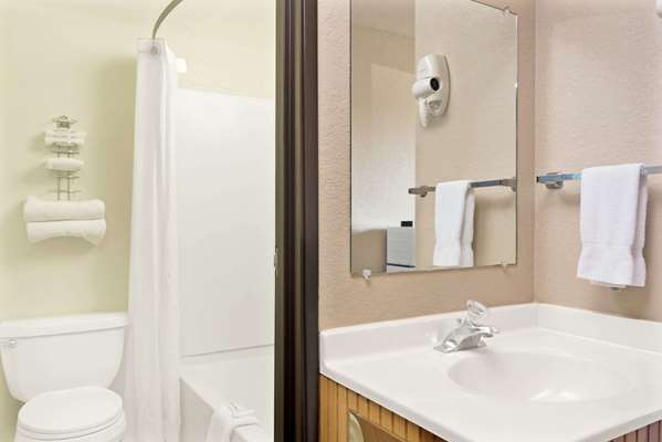  - Super 8 Hotel West Spokane - I-90, Exit 272