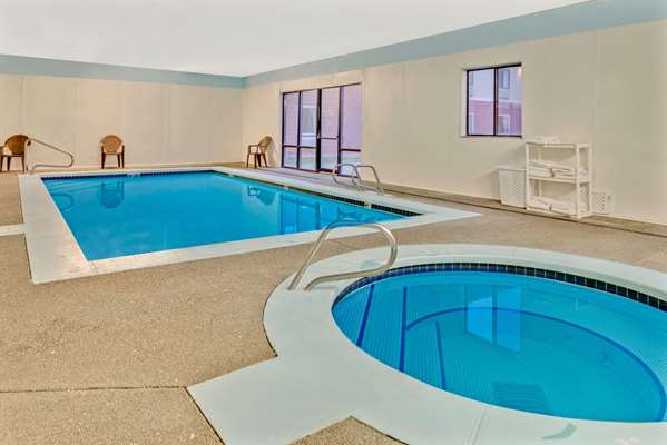 Pool - Super 8 Hotel West Spokane - I-90, Exit 272