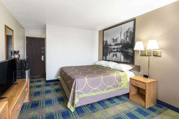  - Super 8 Hotel Columbus