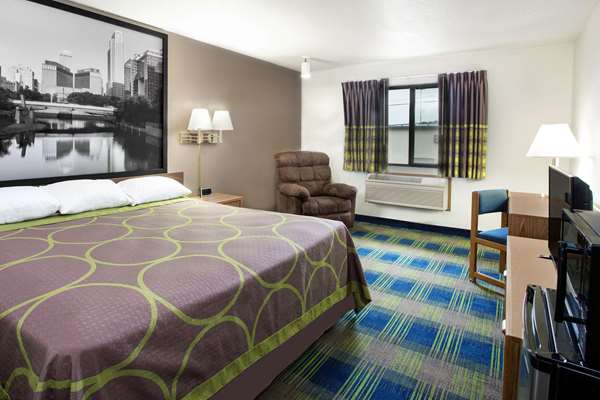  - Super 8 Hotel Columbus