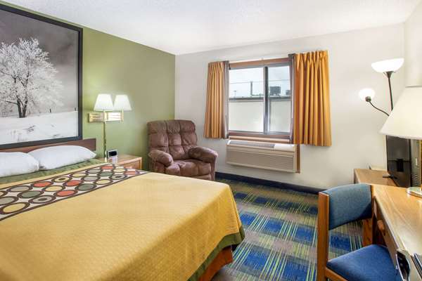  - Super 8 Hotel Columbus