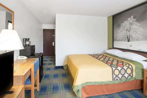  - Super 8 Hotel Columbus