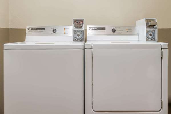  - Super 8 Kimball - I-80, Exit 20