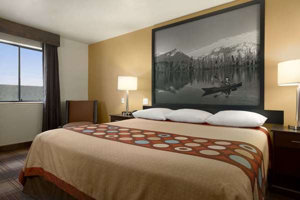  - Super 8 Hotel Idaho Falls - I-15, Exit 118