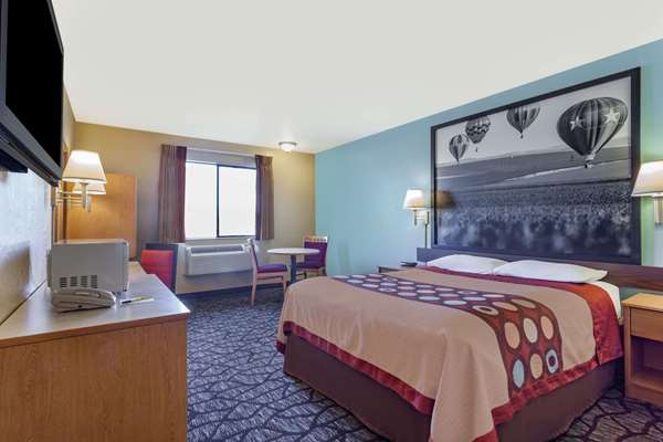 Suite - Super 8 Hotel Yakima Area Union Gap - I-82, Exit 36