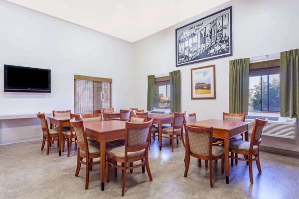  - Super 8 Hotel Yakima Area Union Gap - I-82, Exit 36