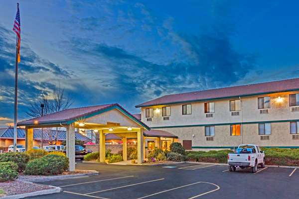 Exterior view - Super 8 Hotel Yakima Area Union Gap - I-82, Exit 36