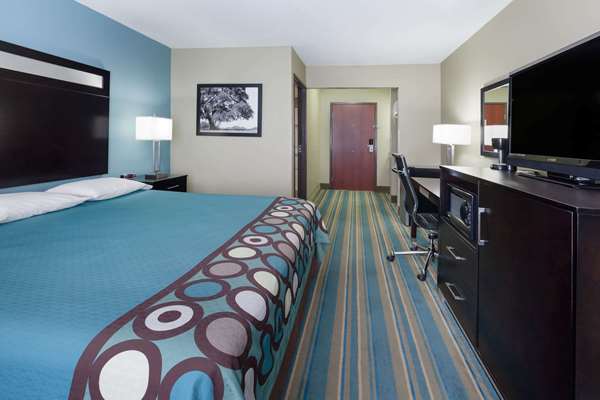  - Super 8 Hotel Sulphur