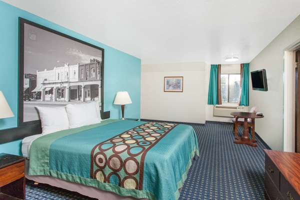  - Super 8 Motel Sallisaw - I-40, Exit 308