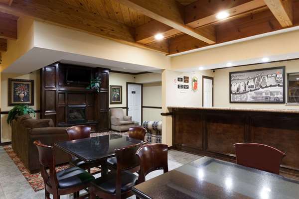  - Super 8 Motel Sallisaw - I-40, Exit 308