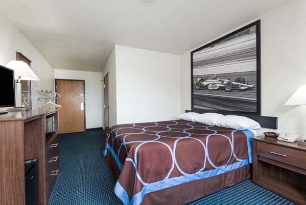  - Super 8 Motel Greenfield - I-70, Exit 104
