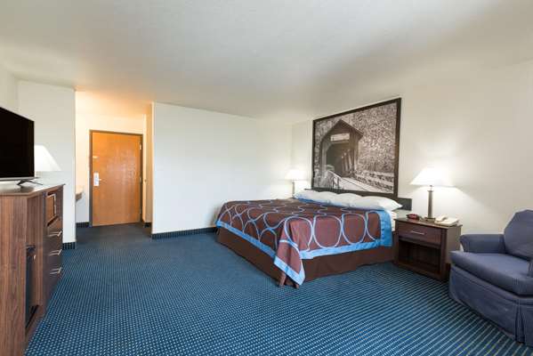  - Super 8 Motel Greenfield - I-70, Exit 104