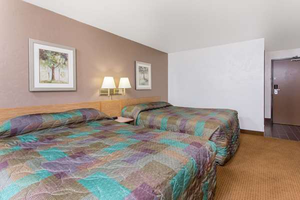  - Super 8 Hotel Lacey - I-5, Exit 109