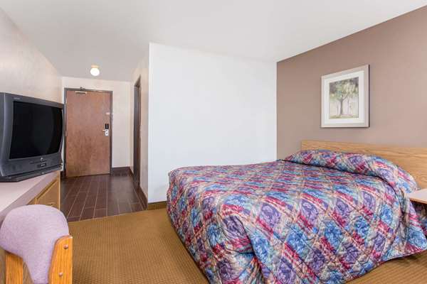  - Super 8 Hotel Lacey - I-5, Exit 109