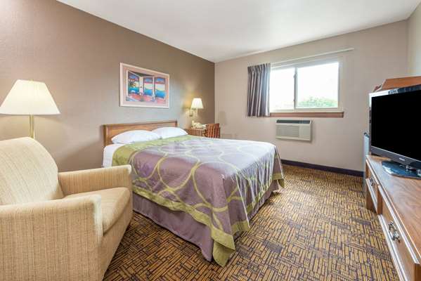  - Super 8 Hotel Emerson Indianapolis - I-74 & I-465, Exit 52