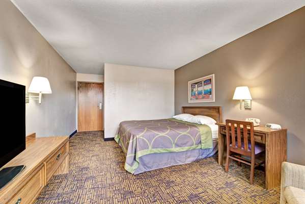  - Super 8 Hotel Emerson Indianapolis - I-74 & I-465, Exit 52