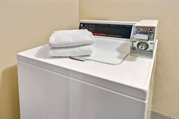  - Super 8 Hotel Emerson Indianapolis - I-74 & I-465, Exit 52