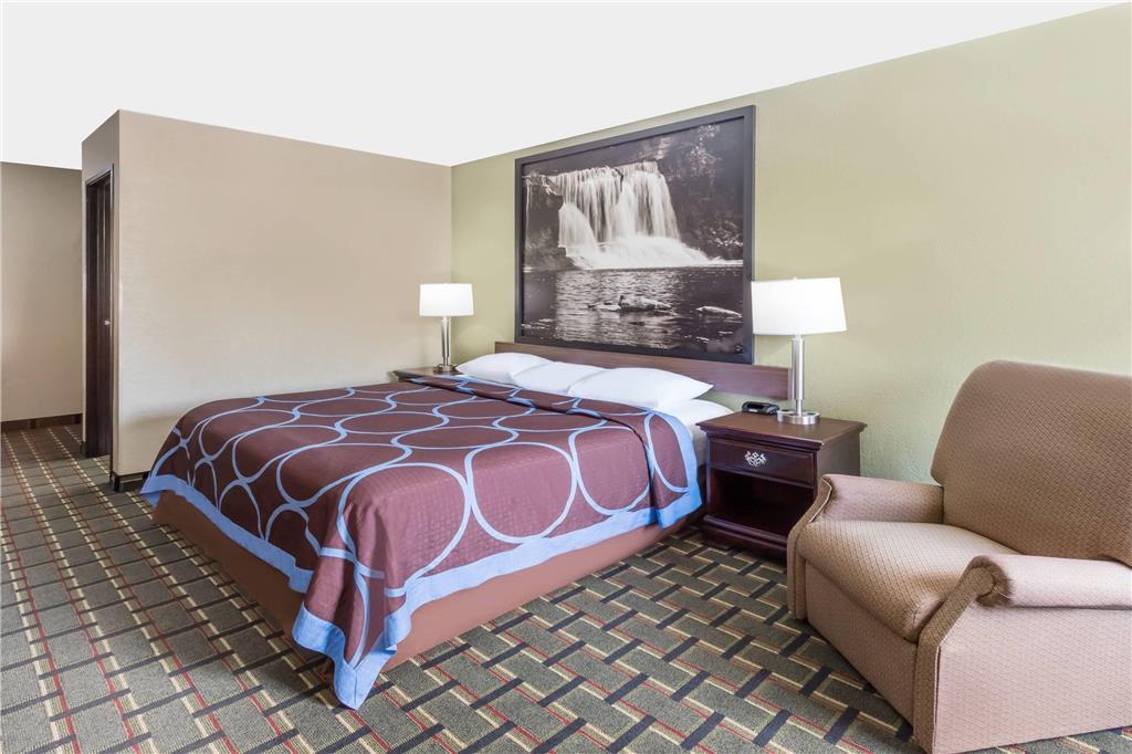 SUPER 8 LOGANSPORT-guestroom-Guest Room,On-Site.jpg