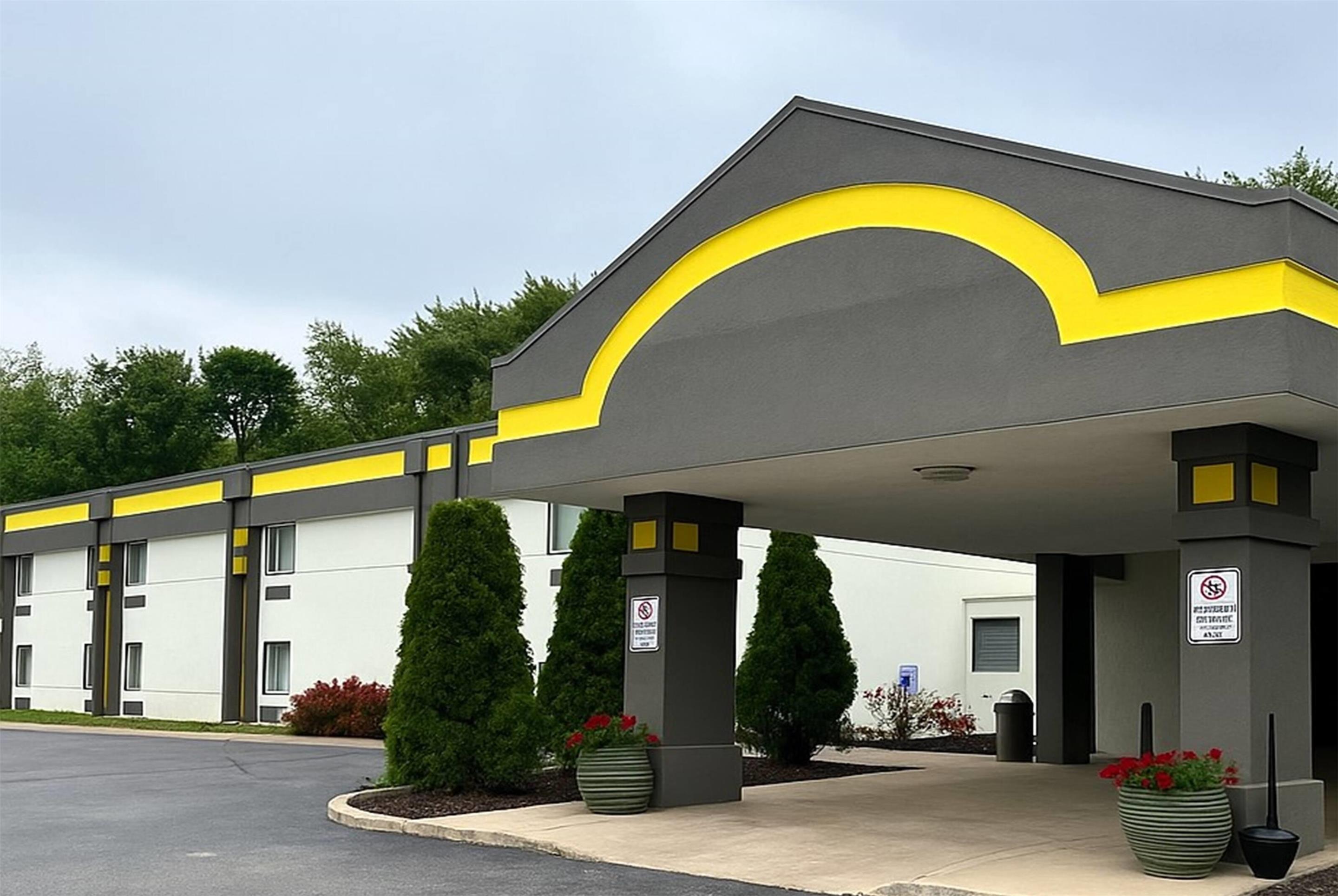 Exterior | Super 8 by Wyndham Logansport