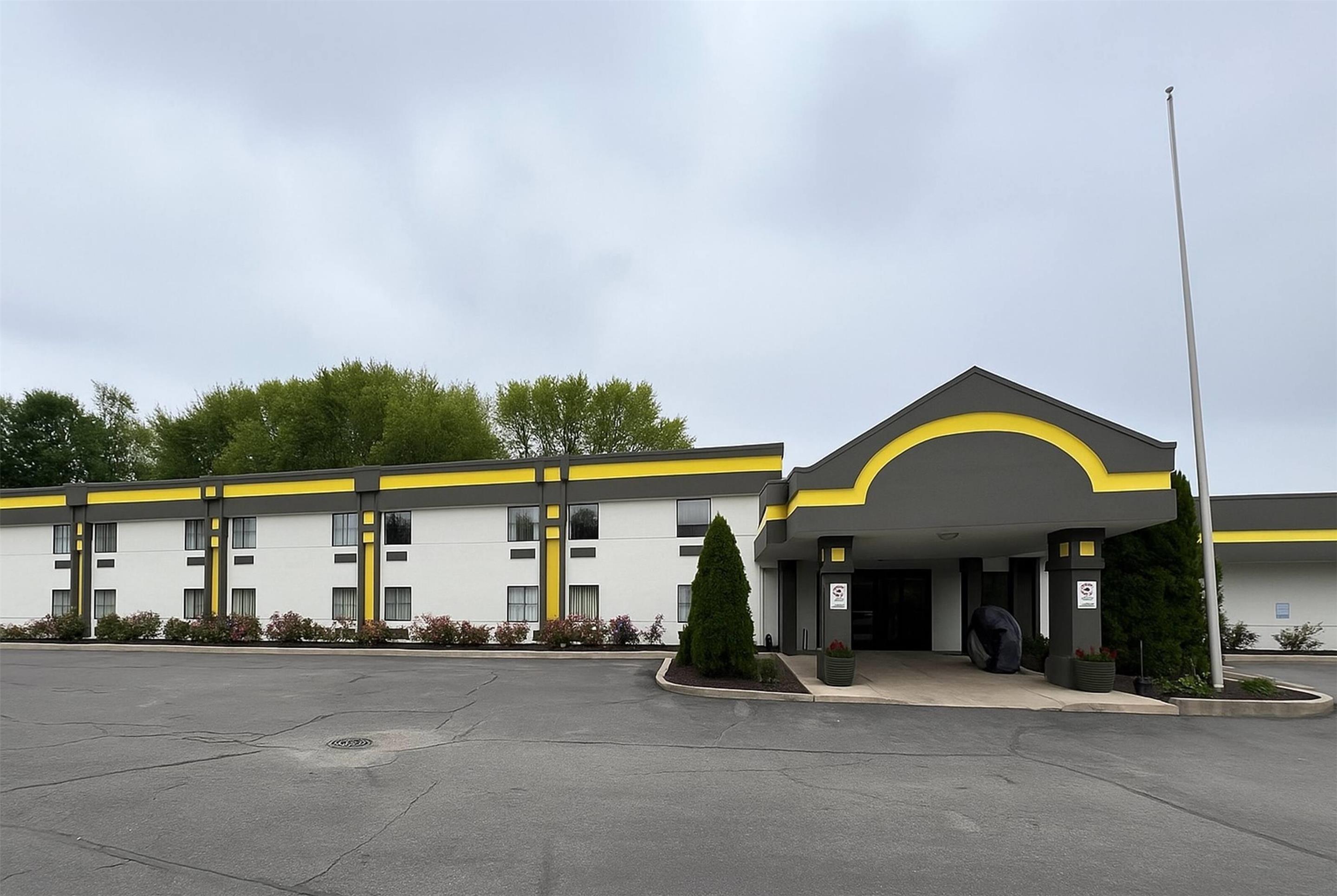 Exterior | Super 8 by Wyndham Logansport