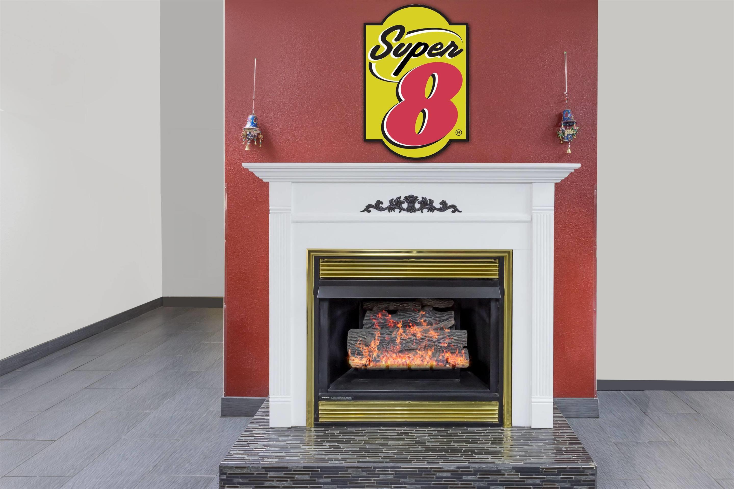 Lobby | Super 8 by Wyndham Logansport