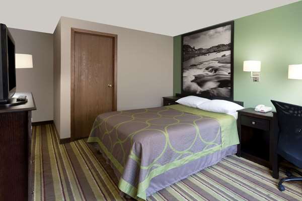  - Super 8 Motel Green River