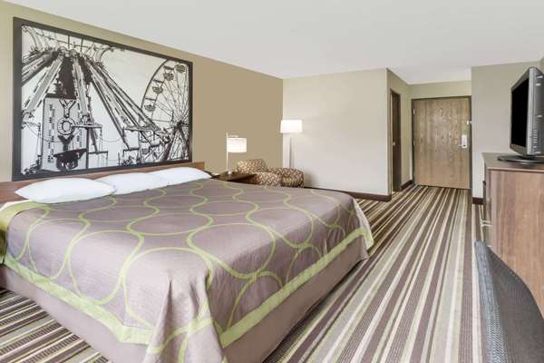  - Super 8 Hotel Plymouth