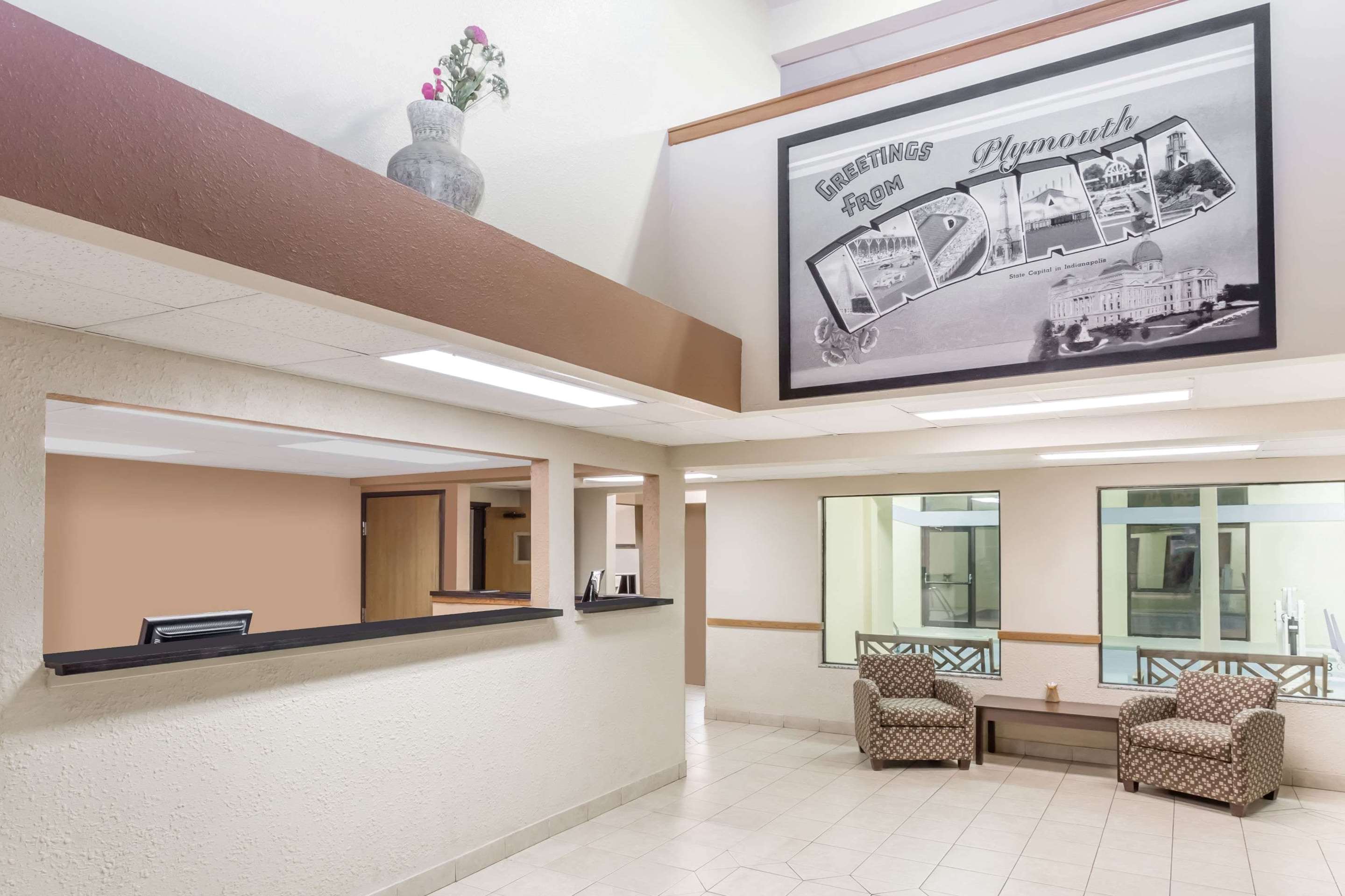 Lobby | Super 8 by Wyndham Plymouth